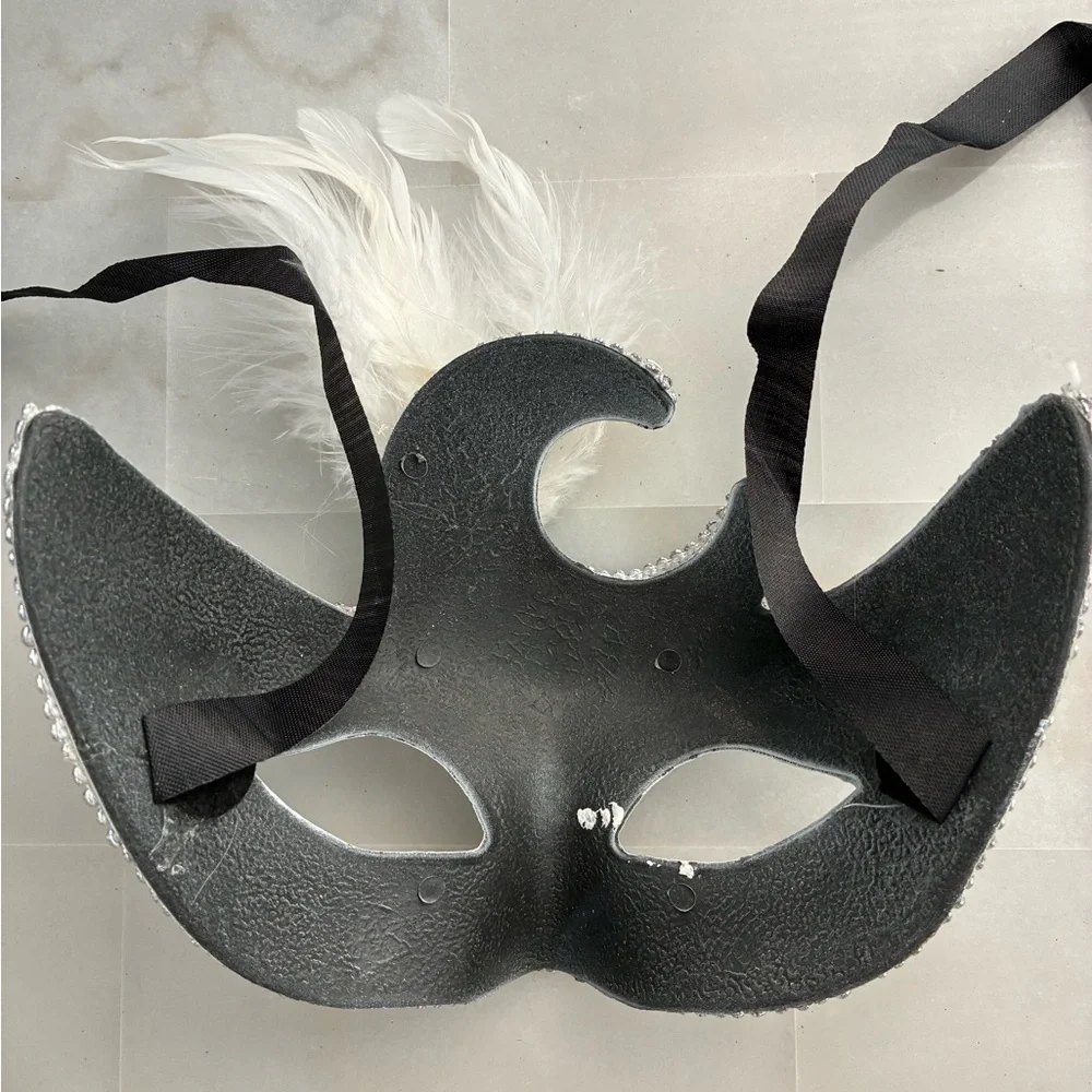 Elegant White and Silver Feathered Mask